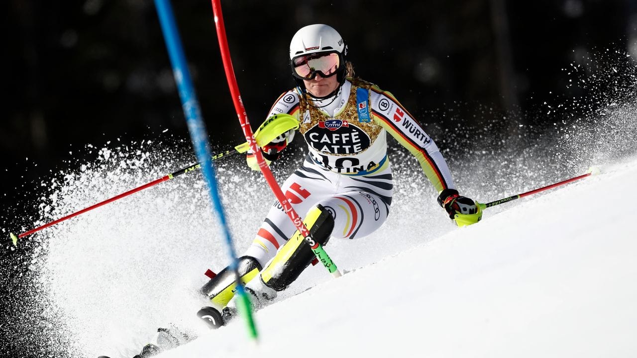 Lena Dürr im ersten Durchgang des WM-Slalom-Rennens.