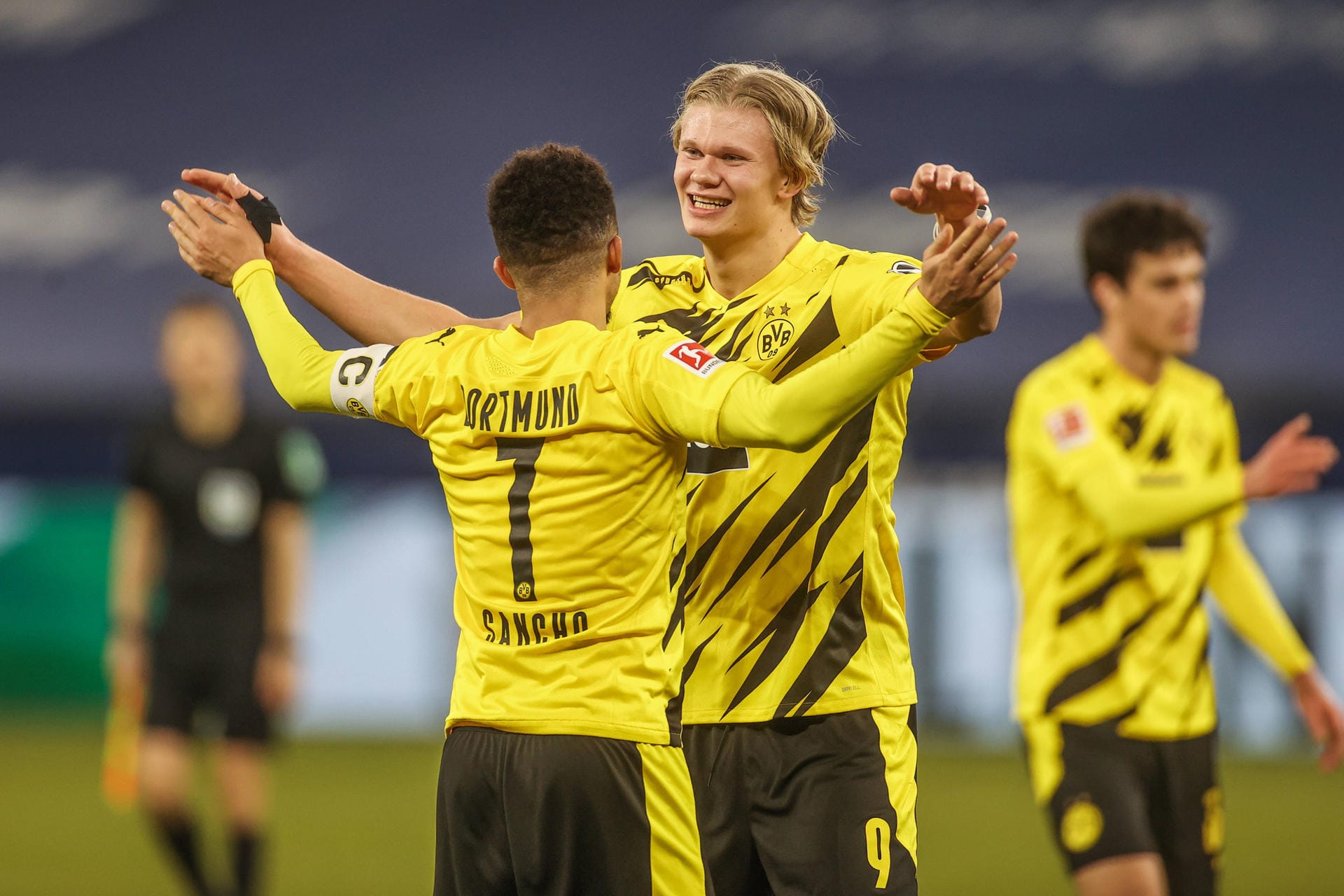 4:0 im Revierderby. Borussia Dortmund demontiert den FC Schalke 04. Dabei können sich gleich mehrere BVB-Stars auszeichnen – aber einer blieb unter seinen Möglichkeiten. Die Einzelkritik.