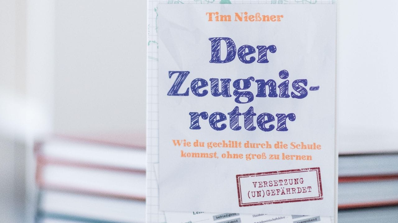 Schüler und Bestseller-Autor Tim Nießner aus Haan bei Düsseldorf hat systematisch die Strategien der besten Schüler Deutschlands erforscht.