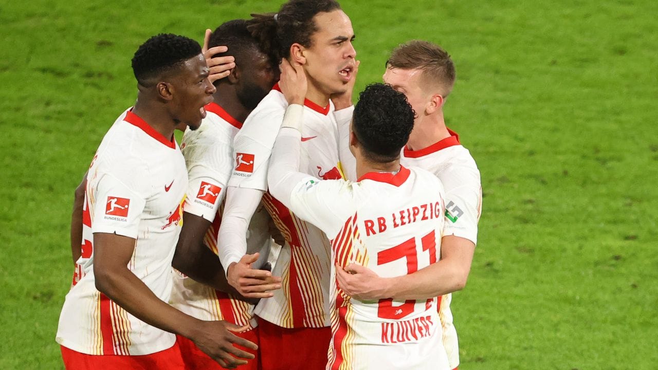 RB Leipzig konnte die Partie gegen Borussia Mönchengladbach nach einem 0:2-Rückstand noch mit einem späten Tor für sich entscheiden.