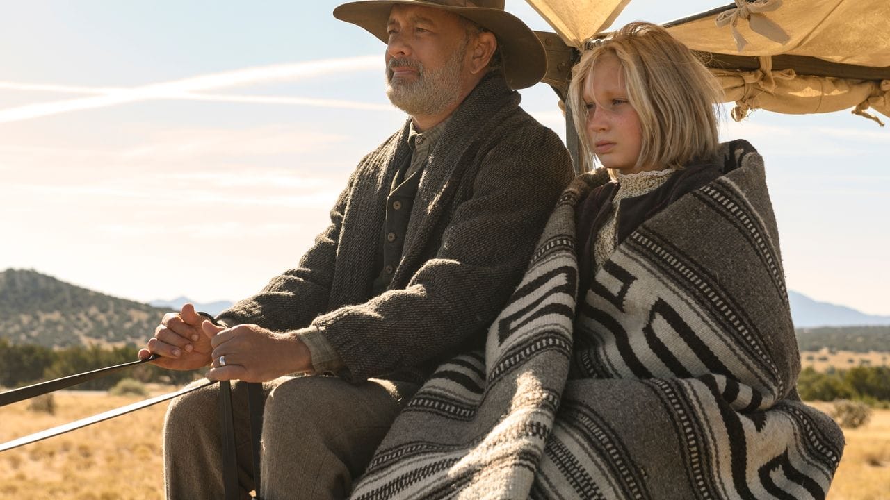 Tom Hanks und Helena Zengel in einer Szene des Westerns "Neues aus der Welt".
