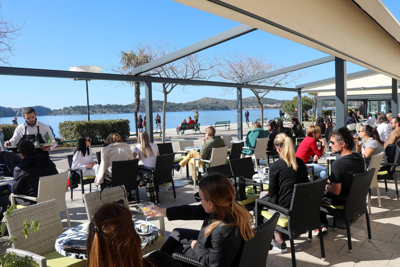 Kroatien: Cafés dürfen in Kroatien bisher nur ihre Außenbereiche öffnen.