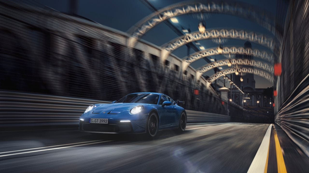 Sauger-Saurier mit Biss: Sechszylinder-Saugmotor mit über 500 PS und verfügbare Handschaltung machen Porsche-Puristen im neuen GT3 glücklich.