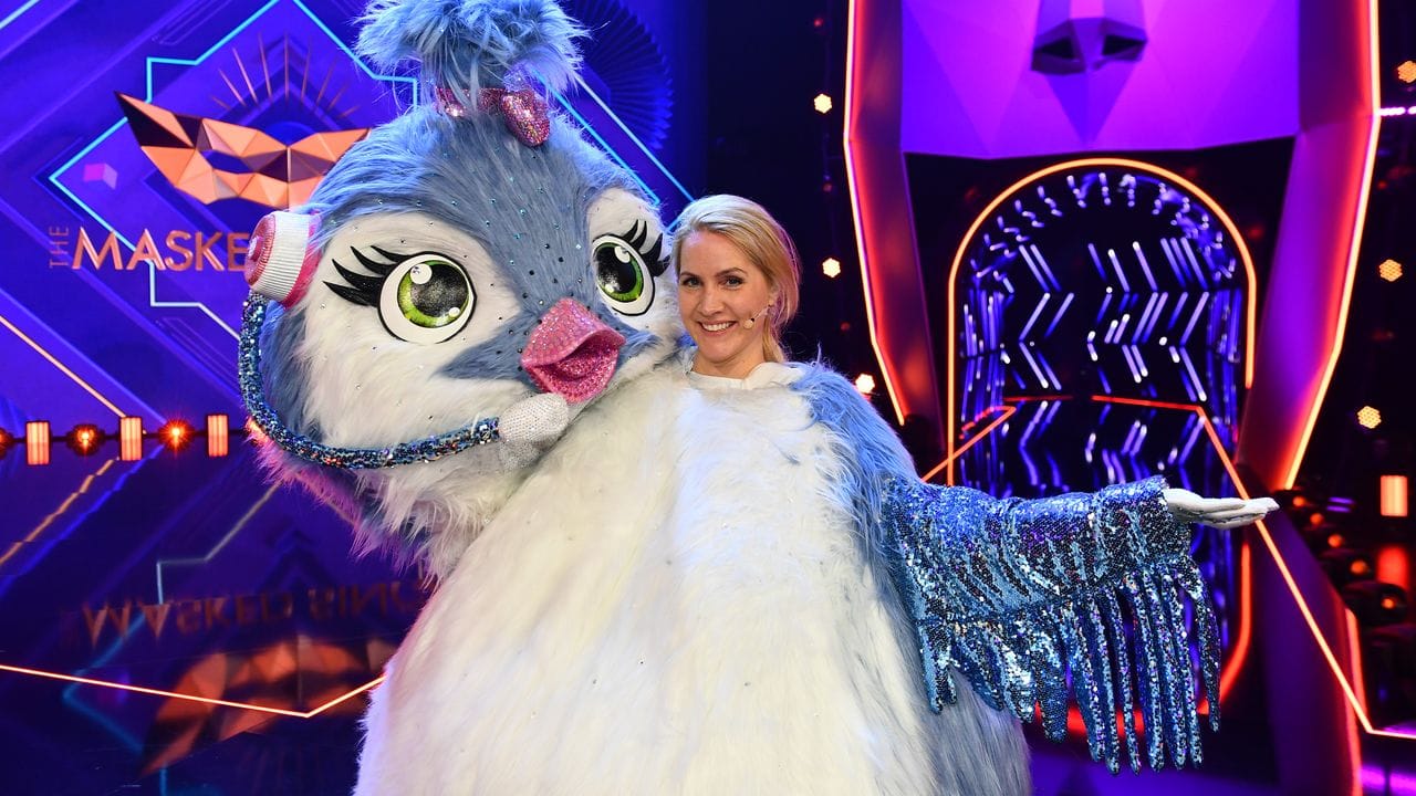 Enttarnt: Judith Rakers nimmt ihre Maske ab. Enttarnt: Judith Rakers nimmt ihre Maske ab.