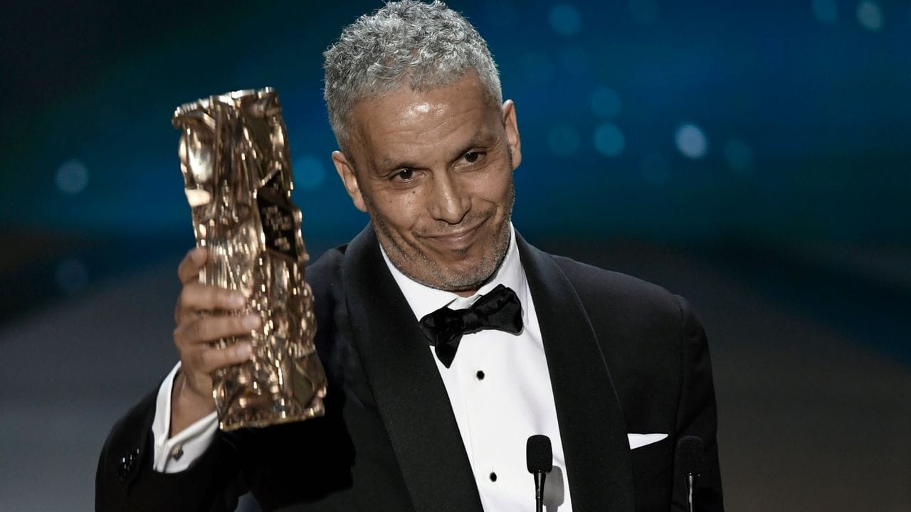 Sami Bouajila hat einen César als bester Schauspieler für den Film "Un fils" erhalten hat. Sami Bouajila hat einen César als bester Schauspieler für den Film "Un fils" erhalten hat.