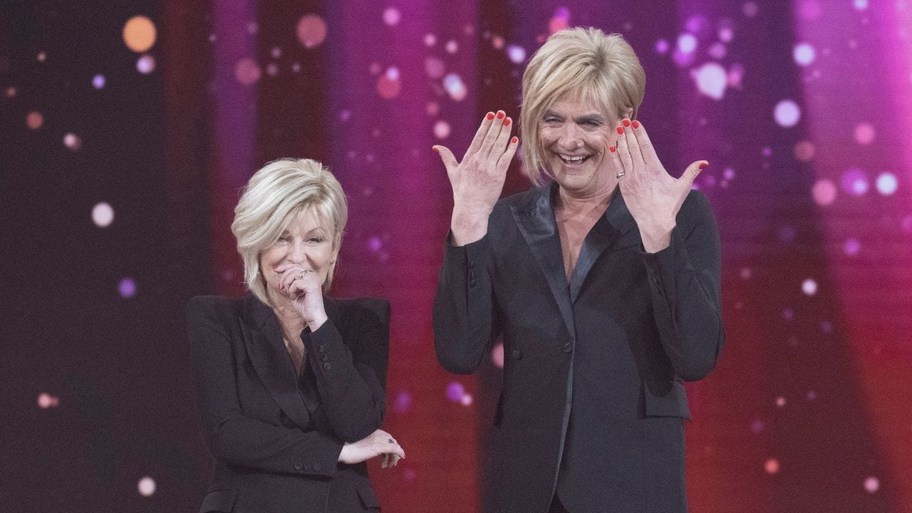 Spaß muss sein: Carmen Nebel und Comedian Matze Knop, der ihre Zwillingsschwester mimt. Spaß muss sein: Carmen Nebel und Comedian Matze Knop, der ihre Zwillingsschwester mimt.