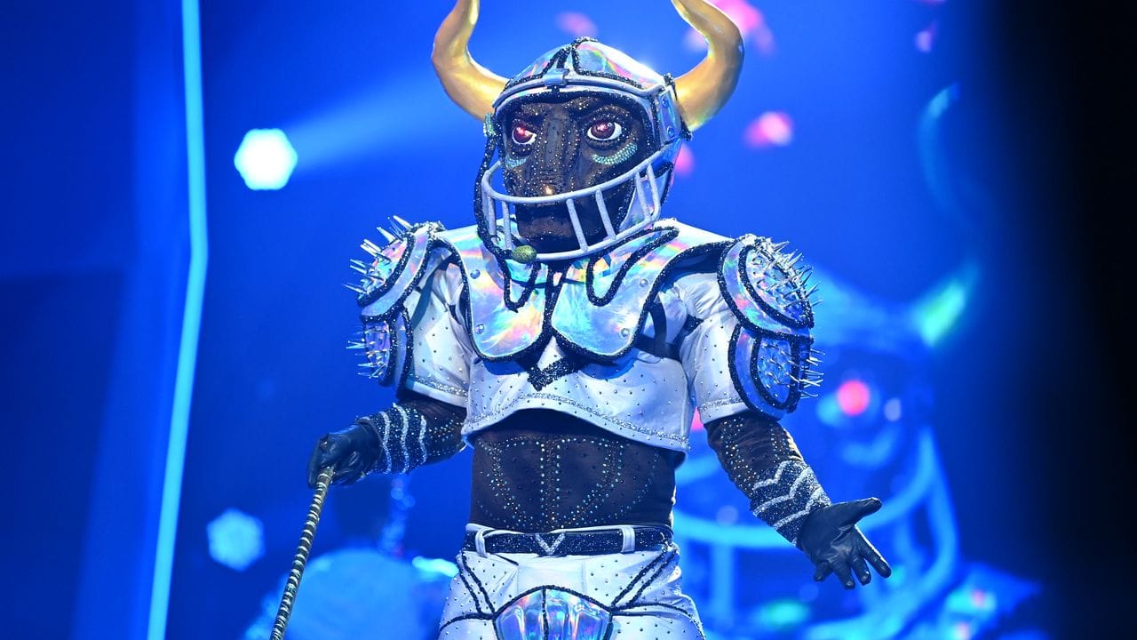 Die Figur "der Stier" tritt bei der ProSieben-Show "The Masked Singer" auf.