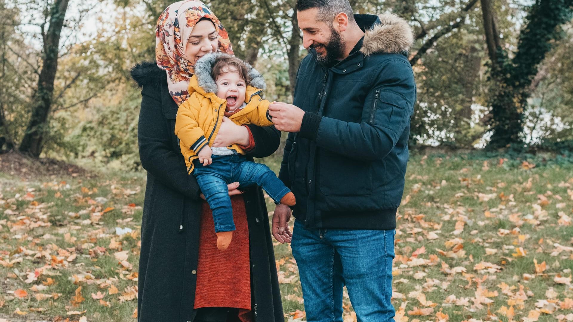 Der kleine Abdallah mit seinen Eltern Leila Kassem und Ahmad Droubi (Archivbild): Sie haben Spenden für ihren Sohn gesammelt.