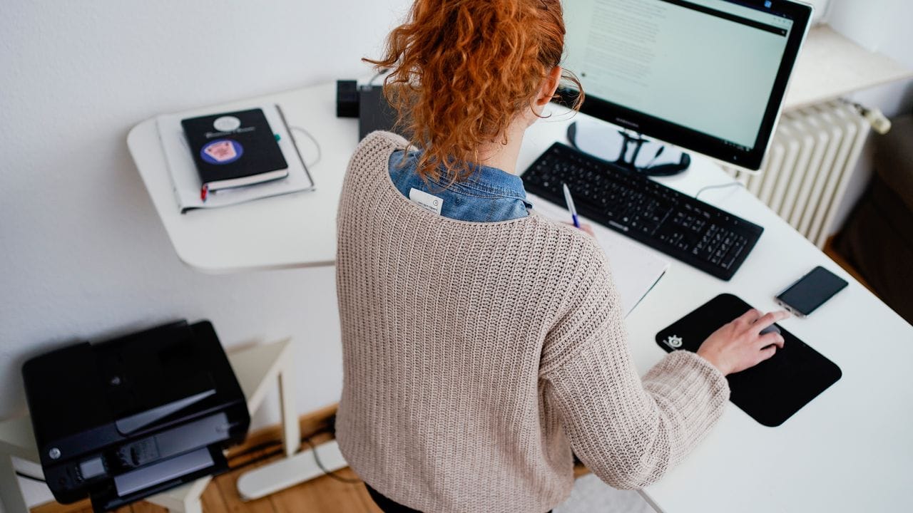 Und am Rechner gilt wie immer: Erst denken, ob es wirklich notwendig ist, und dann erst drucken. Und am Rechner gilt wie immer: Erst denken, ob es wirklich notwendig ist, und dann erst drucken.