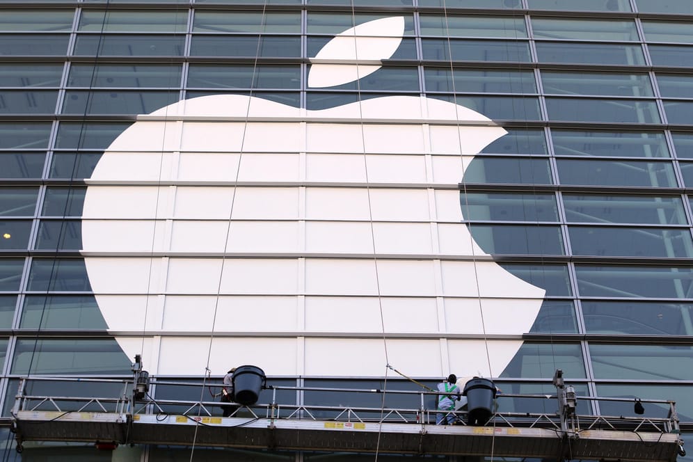 Das Logo von Apple (Symbolbild): Apples Entwicklerkonferenz WWDC findet wieder nur online statt.