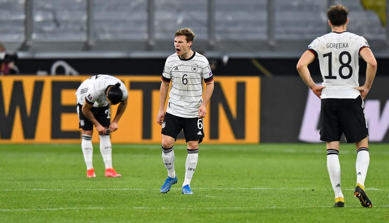 Die deutsche Nationalmannschaft hat erstmals in 2021 verloren. Gegen Außenseiter Nordmazedonien zeigte das Team fast durch die Bank eine Leistung, die nachdenklich macht. Die t-online-Einzelkritik.