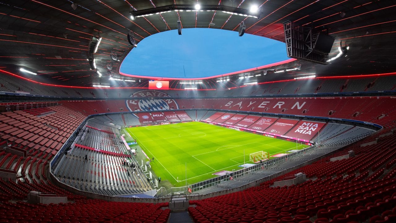 Die menschenleere Allianz Arena vor einem Spiel. Die menschenleere Allianz Arena vor einem Spiel.