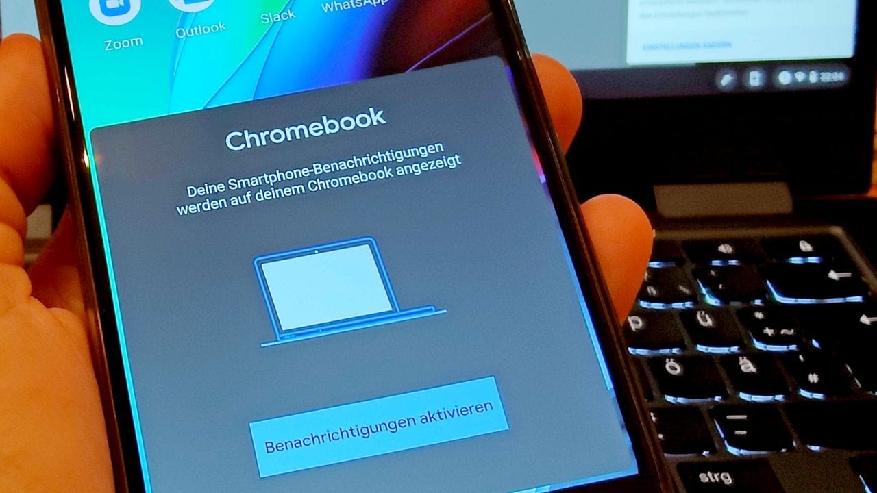 Mit der neuesten Chrome-OS-Version können Chromebooks auch mit dem Smartphone gekoppelt werden und Nachrichten anzeigen.
