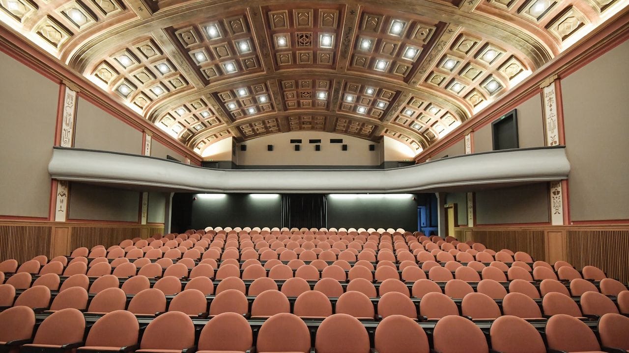 Blick in den großen Saal des Filmtheaters Weltspiegel in Cottbus.