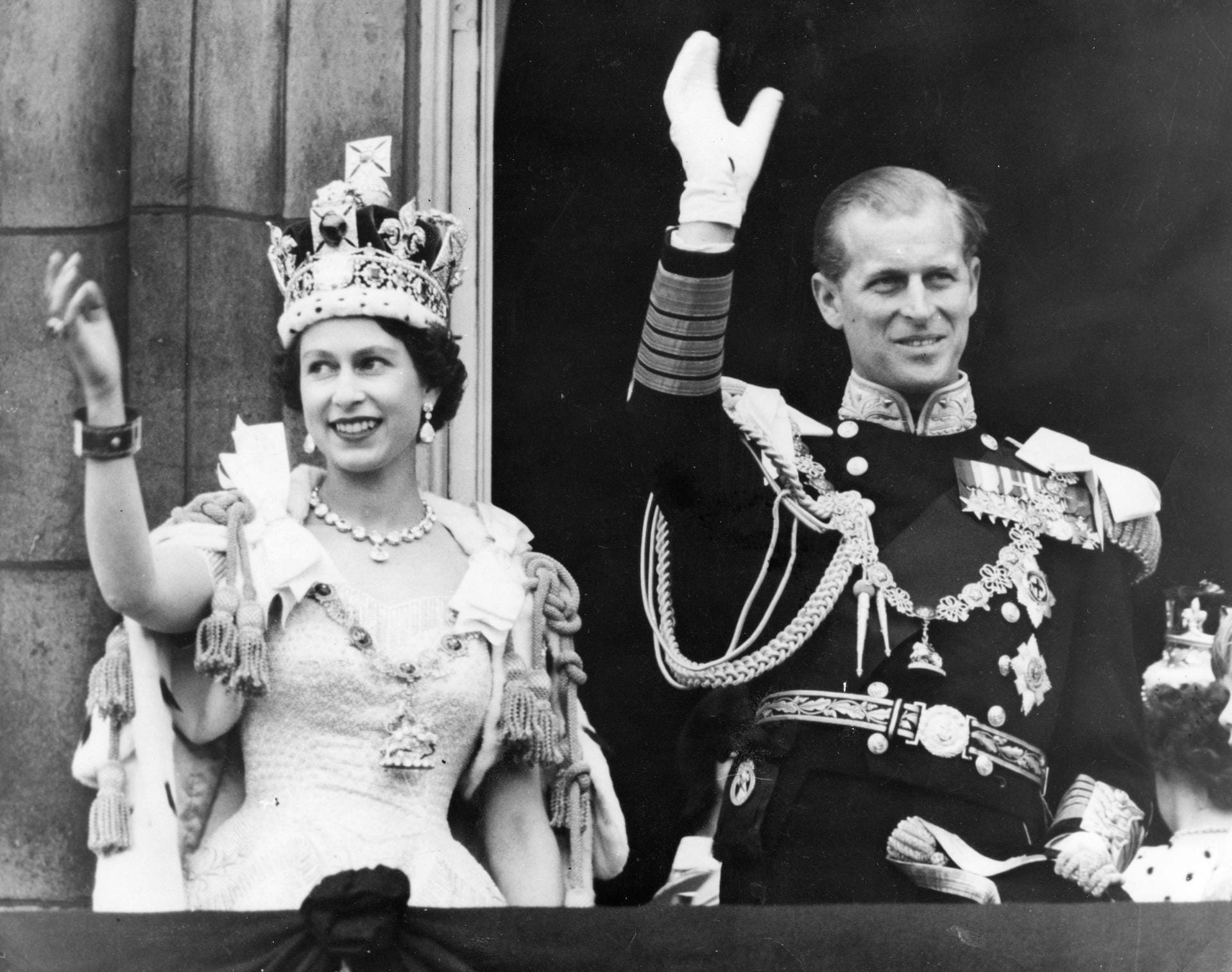 2. Juni 1953: Elizabeth II. wird gekrönt. Wie immer an ihrer Seite: ihr Ehemann Philip.