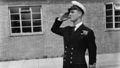 Prinz Philip hätte bei der Royal Navy Karriere machen können. Für die Liebe zur britischen Thronerbin gab er diese auf.