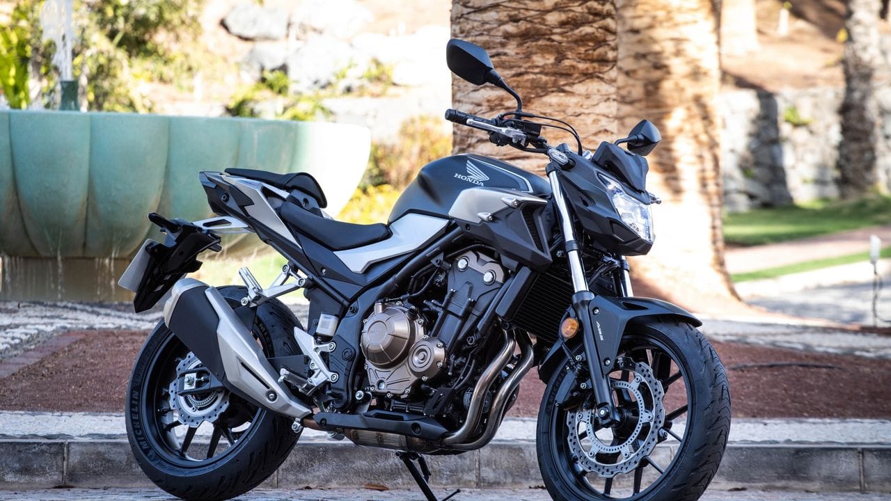 Bike für Einsteiger aus Japan: Die CB500F von Honda zählt zu den sogenannten Allroundern und Naked Bikes. Bike für Einsteiger aus Japan: Die CB500F von Honda zählt zu den sogenannten Allroundern und Naked Bikes.