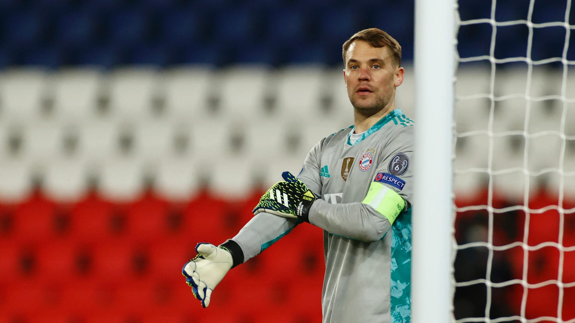 Manuel Neuer: Seine Aura war auch in Paris gegenwärtig. Weltklasse-Parade im Eins-gegen-eins gegen Neymar (28.), und als er einen Schuss des Pariser Express-Angreifers gegen den Pfosten lenkte (34.). Klärte gigantisch gegen den 29-jährigen Südamerikaner, als er ihm den Ball mit einer beherzten Fußparade vor dem Schlappen wegschaufelte. Note 1