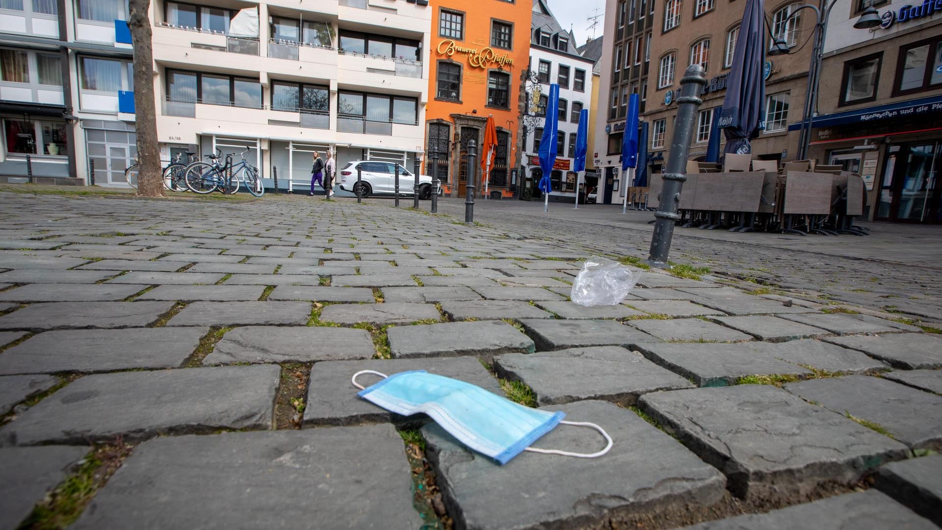 Schlimm genug, wenn Müll achtlos weggeschmissen wird. Dazu gesellen sich nun immer häufiger Masken.