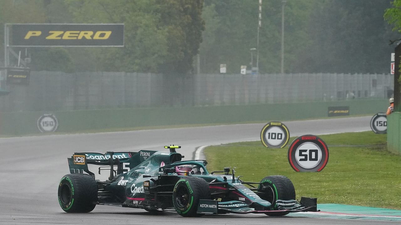 Aston Martin-Pilot Sebastian Vettel und das Team haben noch viel Arbeit vor sich.