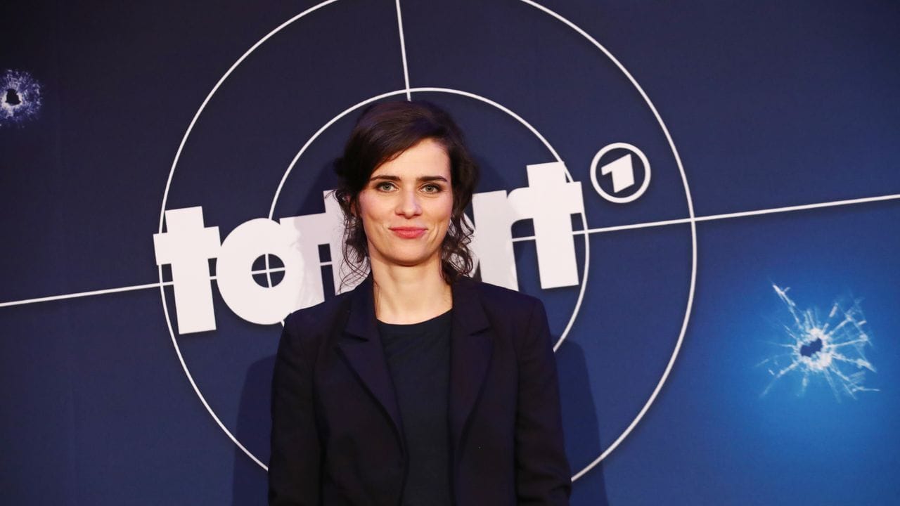 Nora Tschirner kritisiert ihre Schauspielkollegen für die Internetaktion und wirft ihnen Langeweile und Zynismus vor.