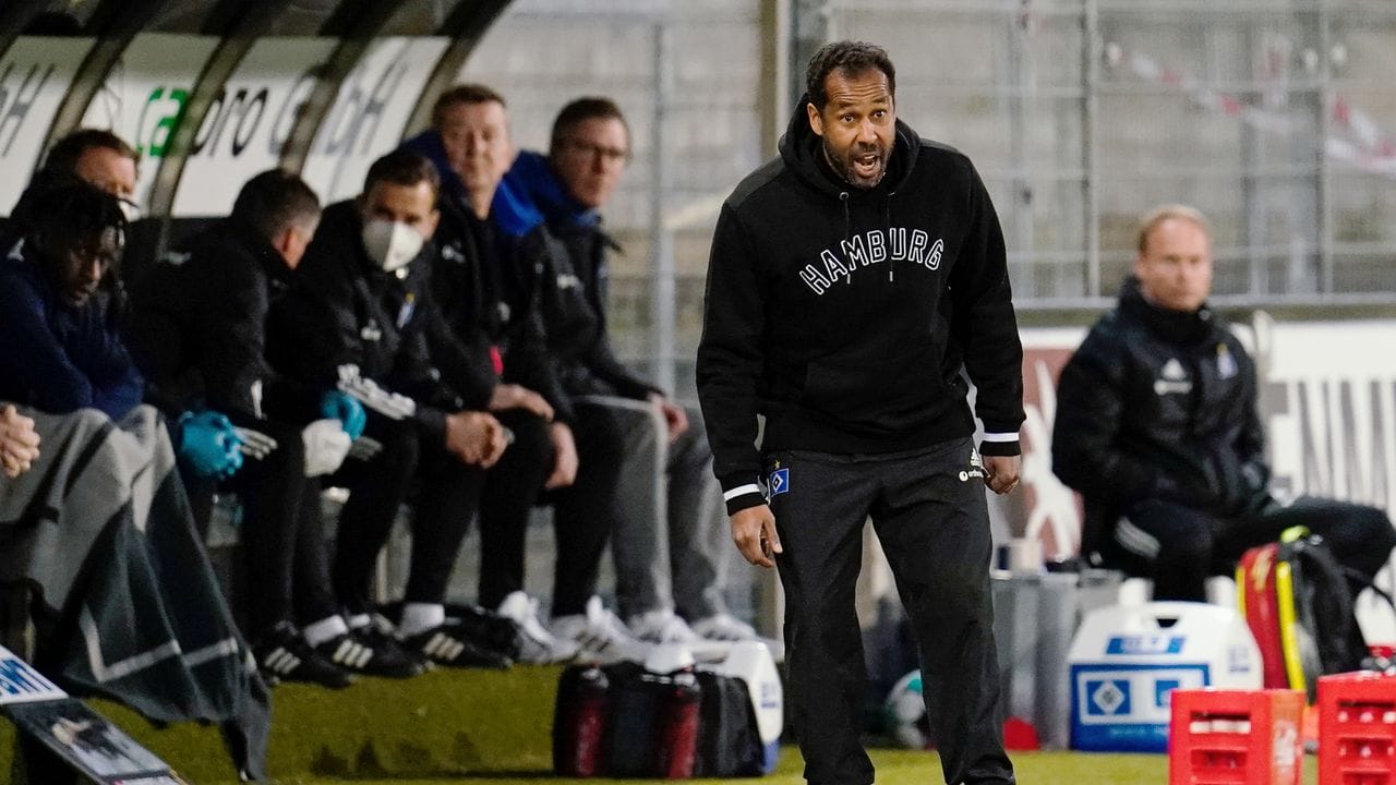 HSV-Trainer Daniel Thioune konnte die Niederlage gegen den SV Sandhausen nicht verhindern.