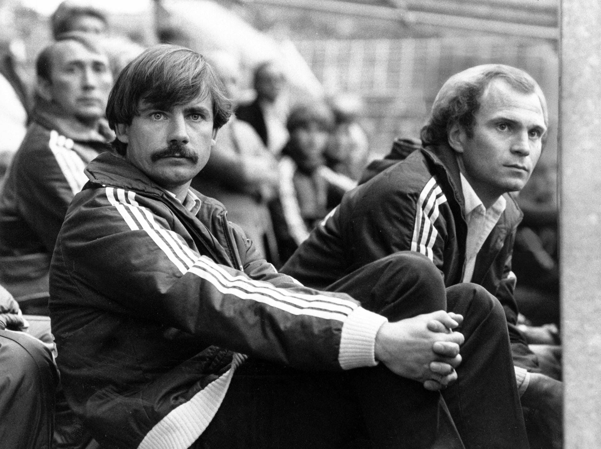 1. Reinhard Saftig (17. Mai 1983 – 30. Juni 1983): Der gebürtige Rheinländer war bereits seit 1979 Co-Trainer bei den Bayern, erst unter Pal Csernai, dann unter Udo Lattek. Als Csernai kurz vor Saisonende 1982/83 gehen musste, übernahm Saftig für die letzten drei Ligaspiele als Interimstrainer – mit nur 31 Jahren.