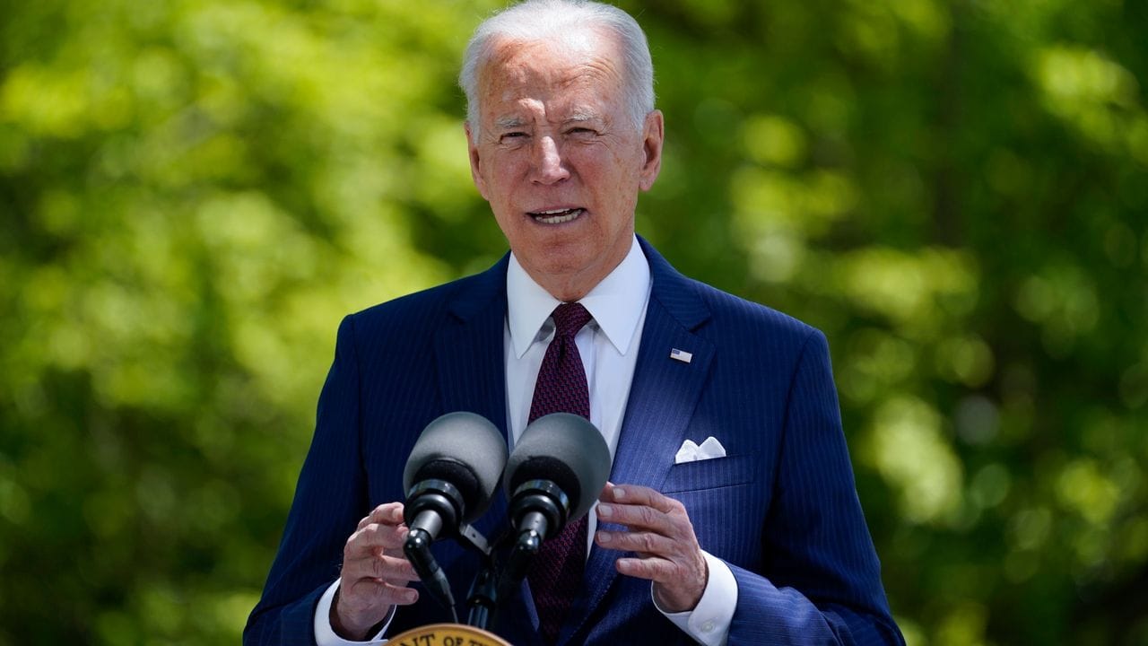 US-Präsident Joe Biden spricht auf dem Nordrasen des Weißen Hauses über die Situation in der Corona-Pandemie.