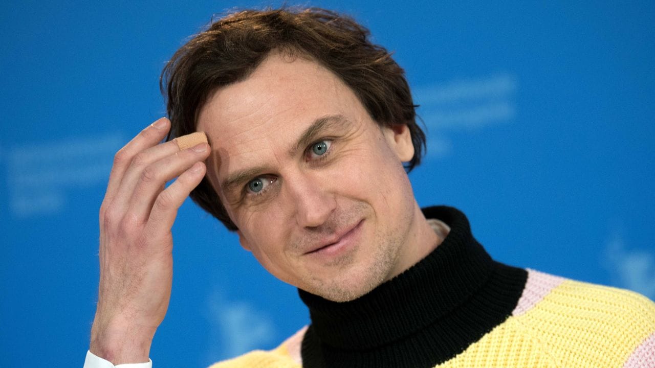 Er ist Kult: Lars Eidinger ist an der Schaubühne als Hamlet und auch mal als DJ unterwegs. Er ist Kult: Lars Eidinger ist an der Schaubühne als Hamlet und auch mal als DJ unterwegs.