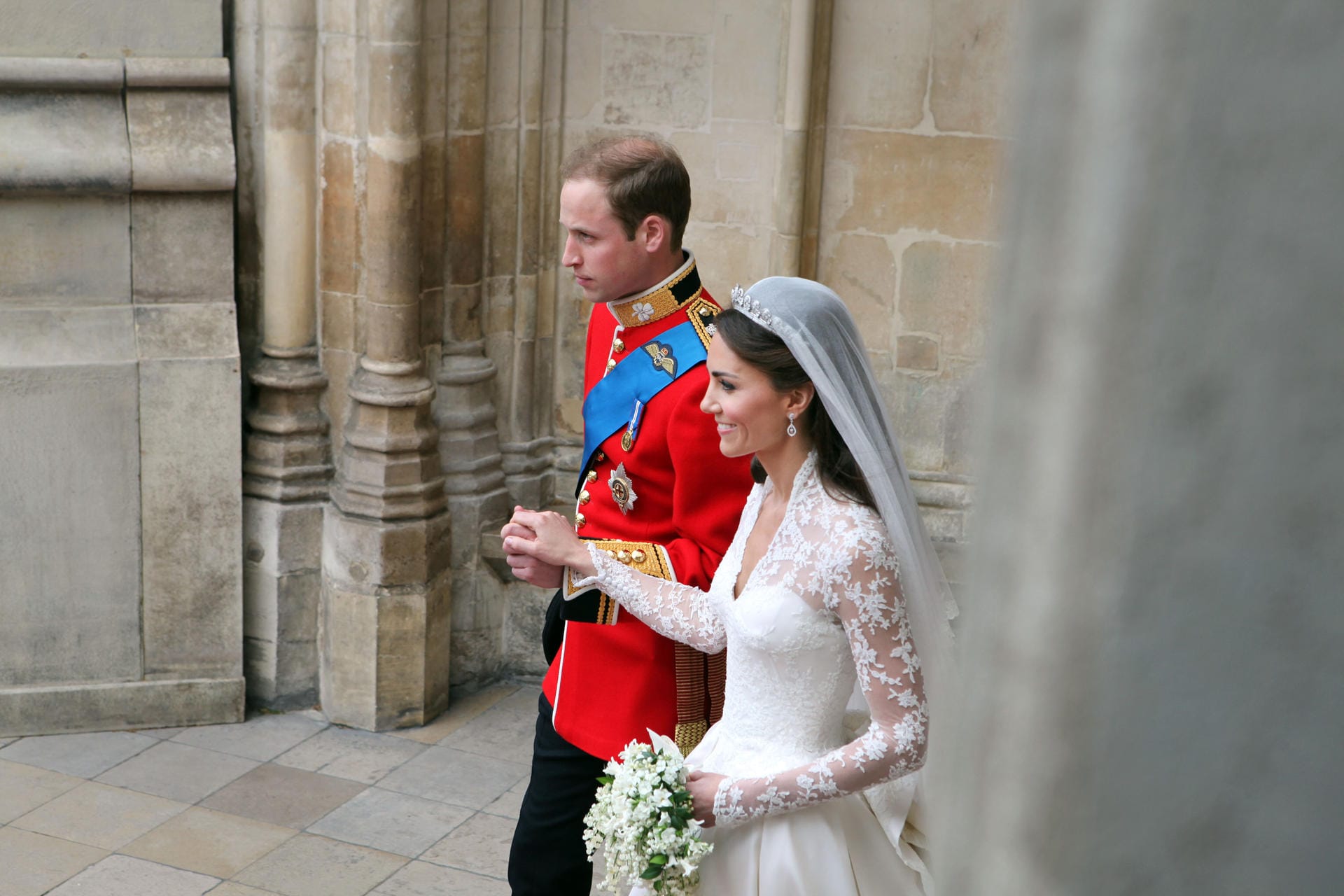 Herzogin Kate trug ein Kleid von Alexander McQueen.