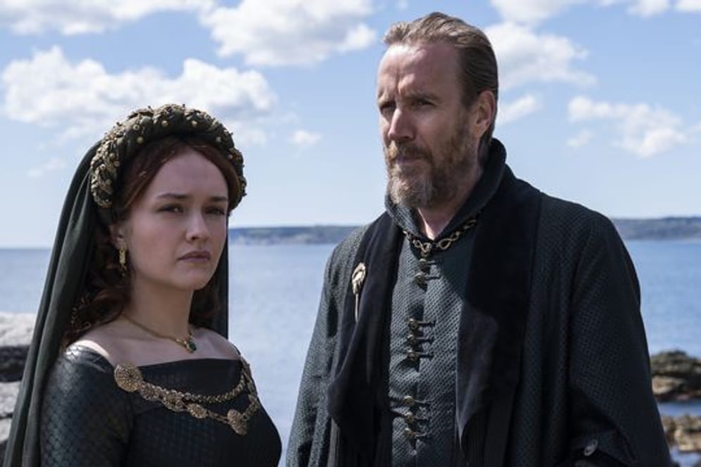 Olivia Cooke und Rhys Ifans: Sie spielen Alicent Hightower und Otto Hightower in der "Game of Thrones"-Vorgeschichte "House of the Dragon".