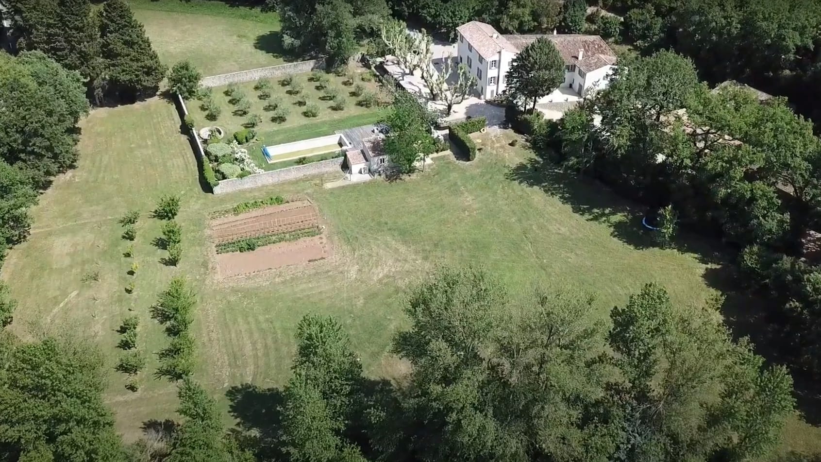 Vogelperspektive auf die Villa