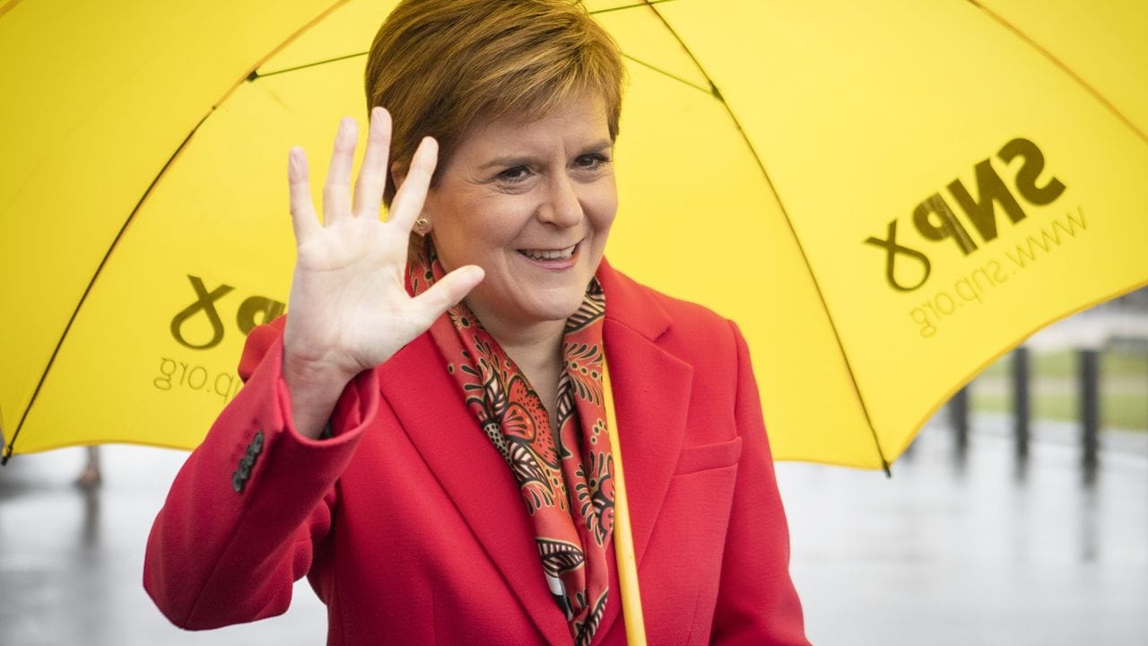 Eine Volksabstimmung zu blockieren, bedeute, den demokratischen Willen der Schotten zu ignorieren, sagte die schottische Regierungschefin Nicola Sturgeon in Richtung London.