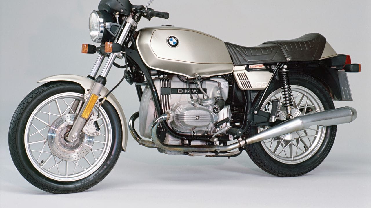 Klassiker der Moderne: Die unverkleidete BMW R 65 mit Alugussrädern und Boxermotor begann ihre Karriere Ende der 1970er.