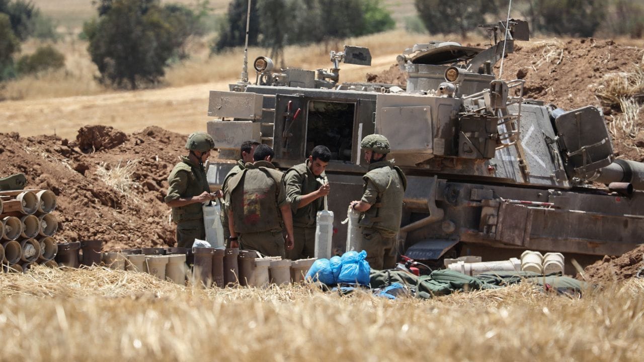 Israelische Soldaten sind an der Grenze zum Gazastreifen im Einsatz.