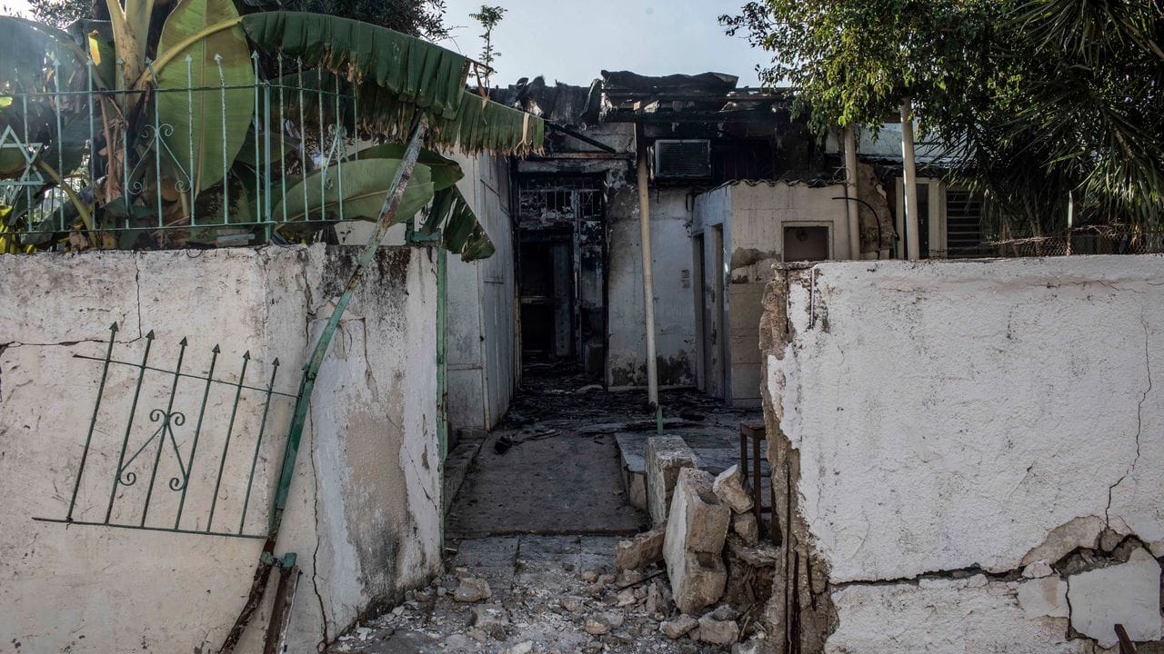 Ein Wohnhaus in Damash unweit von Tel Aviv wurde von einer Rakete der Hamas getroffen.