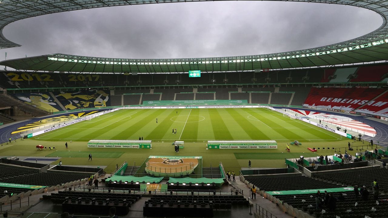 Ein Blick ins weite Rund: Das leere Berliner Olympiastadion kurz vor Anpfiff des DFB-Pokalfinals.