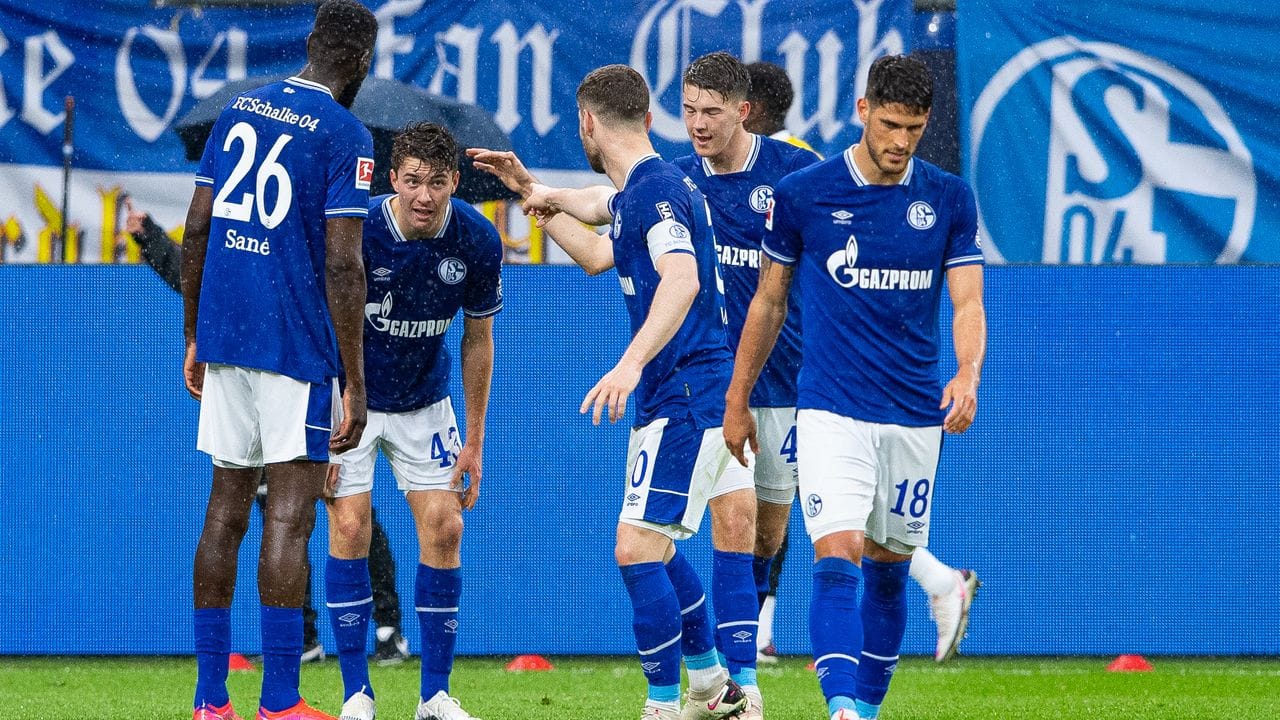 Absteiger Schalke feierte gegen Frankfurt seinen dritten Saisonsieg.
