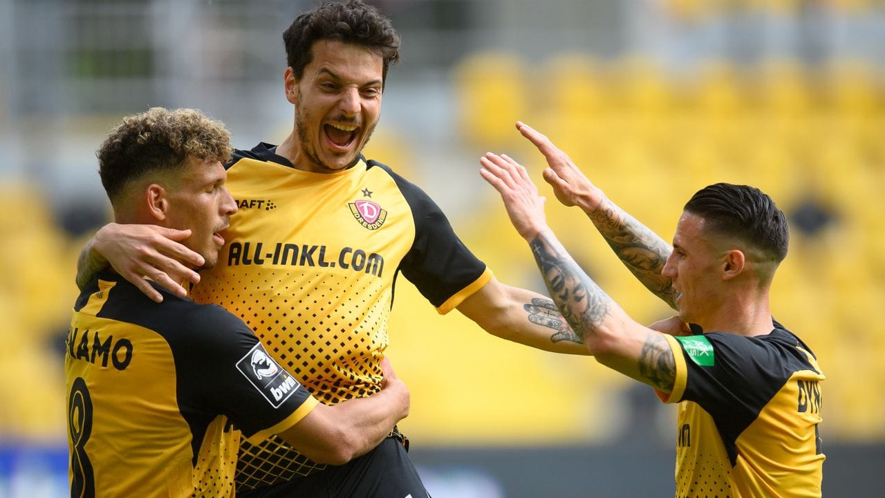 Mit einem 4:0 gegen Türkgücü München hat Dynamo Dresden den Aufstieg in die 2.