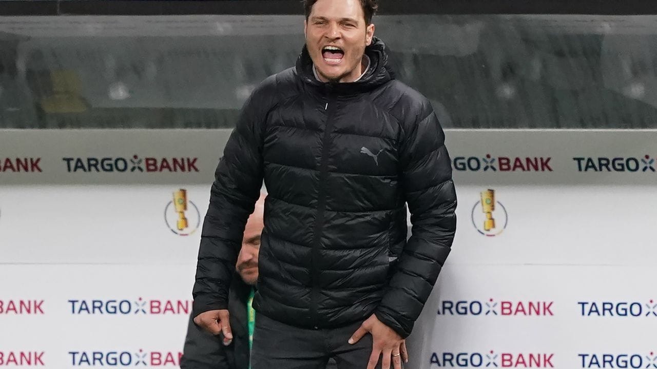 Dortmunds Trainer Edin Terzic könnte den BVB trotz der Erfolge verlassen. Dortmunds Trainer Edin Terzic könnte den BVB trotz der Erfolge verlassen.