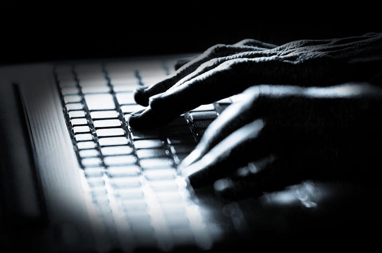 Das Phishing-Radar der Verbraucherzentrale informiert regelmäßig über neue Betrugs-E-Mails. t-online zeigt die aktuellen Fälle.