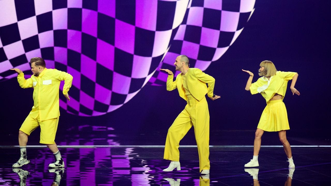 Derr litauische Sänger Vaidotas Valiukevicius mit seiner Band The Roop beim ESC-Halbfinale. Derr litauische Sänger Vaidotas Valiukevicius mit seiner Band The Roop beim ESC-Halbfinale.