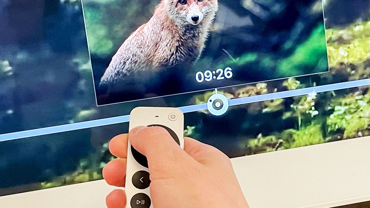 Schneller zum Fuchs: Mit der neuen Spulfunktion der Siri-Remote lassen sich schnell die richtigen Stellen im Film finden.