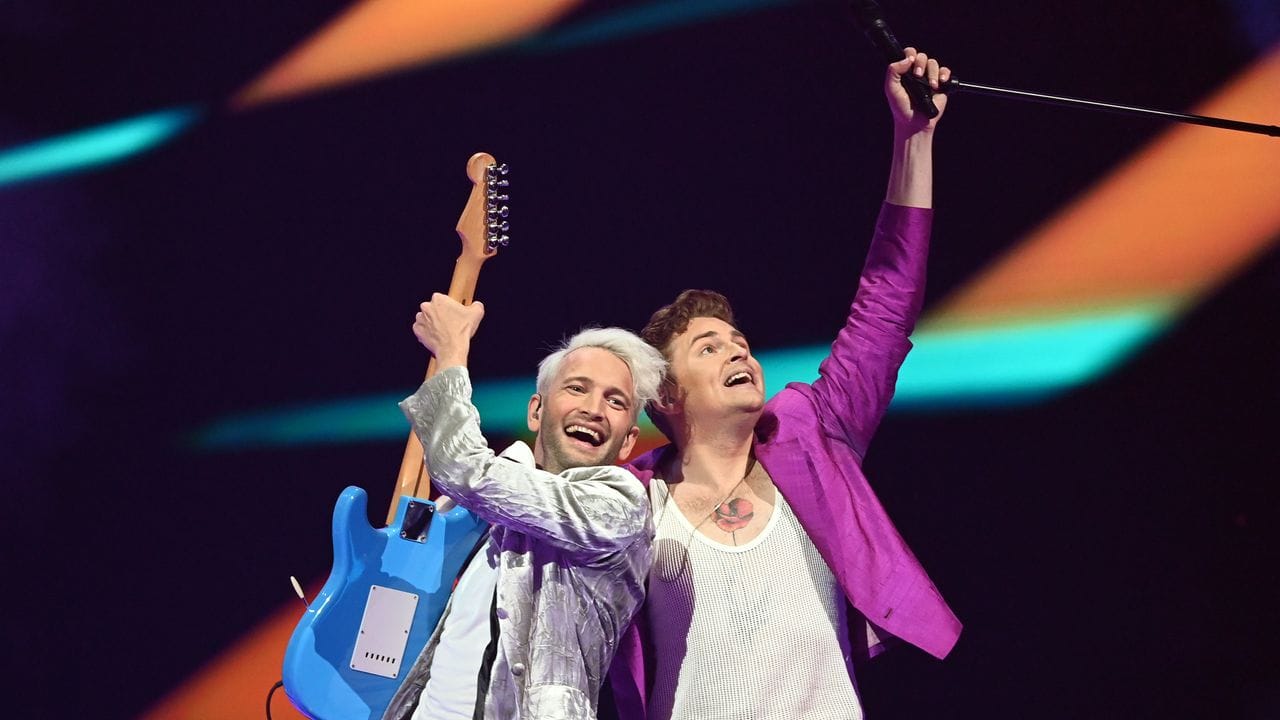 Sänger Jesper Groth (r) und Gitarrist und Produzent Laurits Emanuel gingen für Dänemark an den Start. Sänger Jesper Groth (r) und Gitarrist und Produzent Laurits Emanuel gingen für Dänemark an den Start.