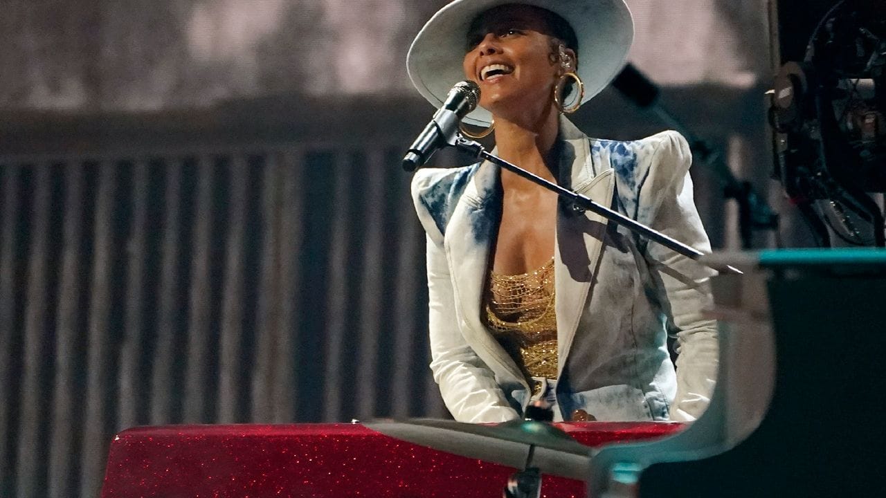 Alicia Keys bei ihrem Auftritt im Microsoft Theater.