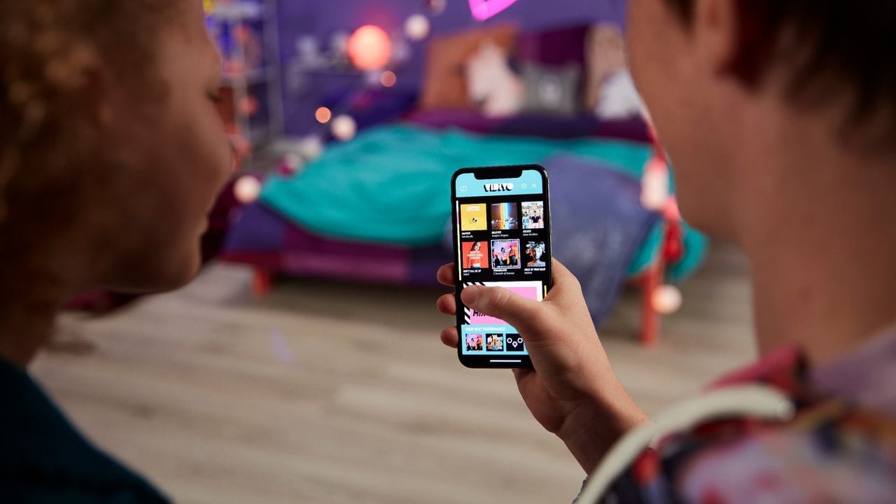 Ohne App läuft nichts: Um Vidiyo spielen zu können, müssen Kinder ein Smartphone oder Tablet nutzen.