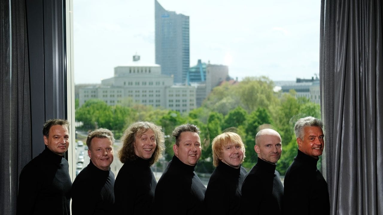 Mathias Dietrich (l-r), Henri Schmidt, Alexander Zieme, Sebastian Krumbiegel, Tobias Künzel, Wolfgang Lenk und Jens Sembdner in Leipzig.