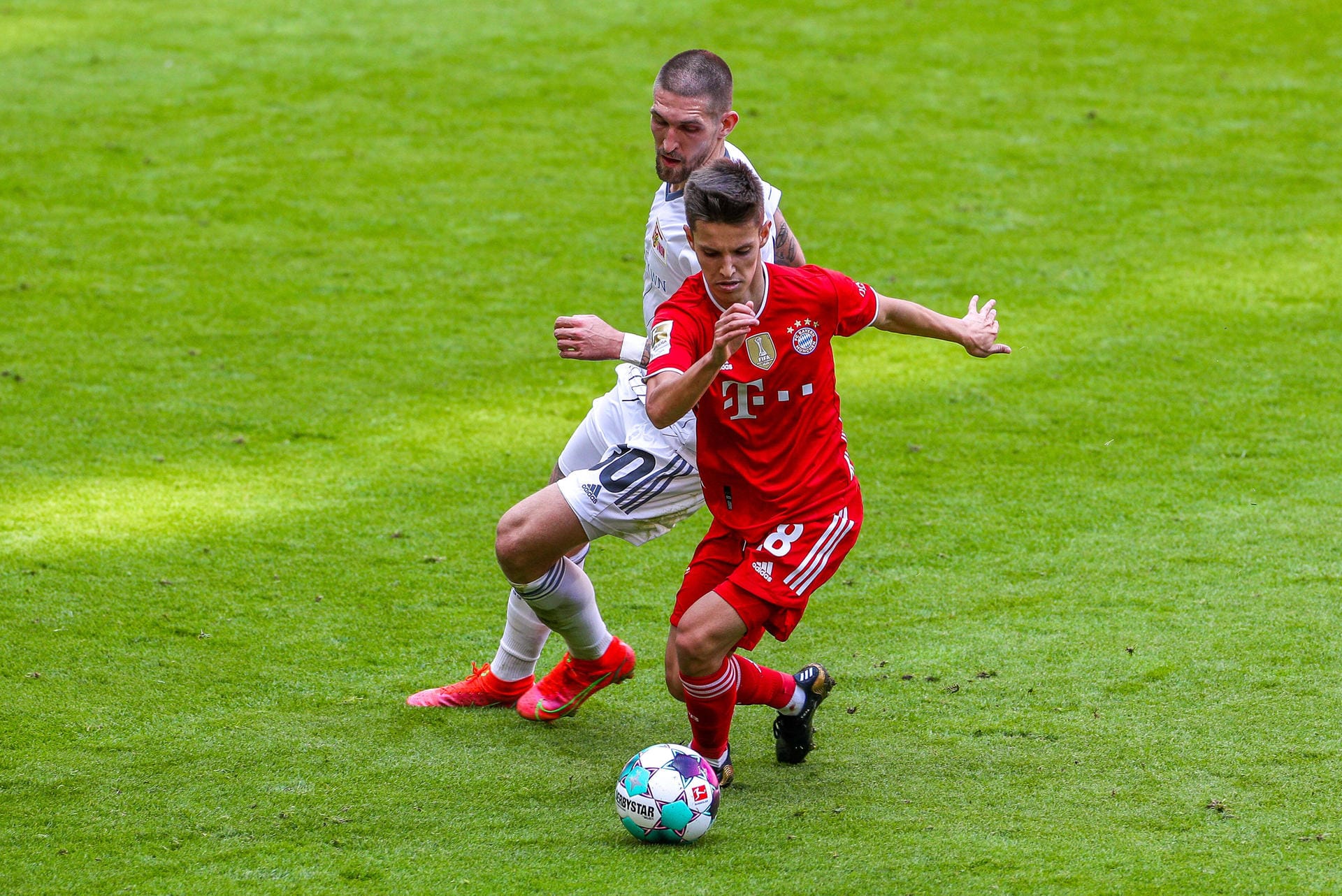 Nach nur einer Saison ist wieder Schluss in München: Tiago Dantas verlässt den FC Bayern – der Portugiese konnte sich nicht empfehlen. Doch der 20-Jährige ist nicht das erste Talent, das beim Rekordmeister scheitert. t-online zeigt Beispiele aus den letzten Jahren – erinnern Sie sich noch an alle?