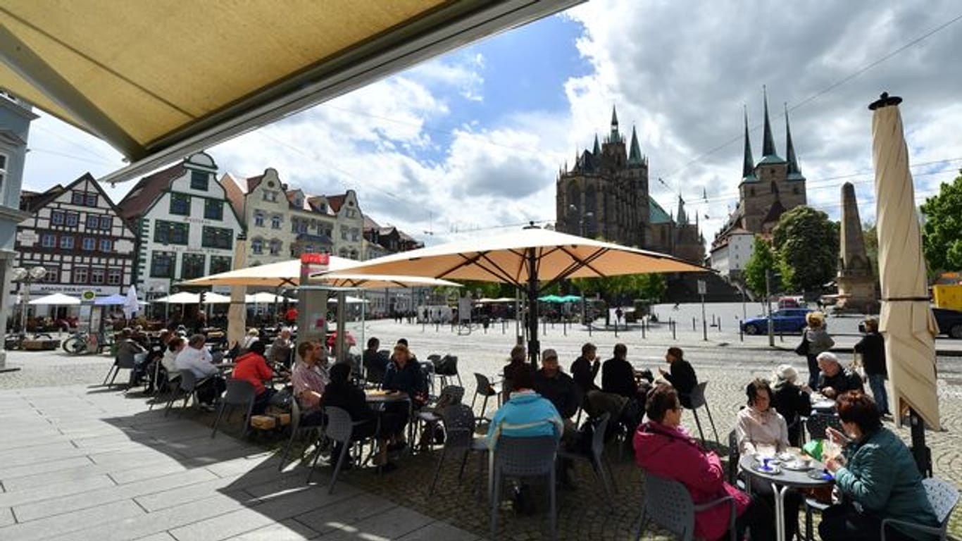 Der Domplatz in Erfurt: Thüringen weist jetzt eine 7-Tage-Inzidenz von 47,5 auf.