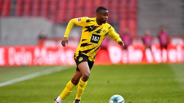 Youssoufa Moukoko wird bei Olympia nicht für Deutschland spielen. Youssoufa Moukoko wird bei Olympia nicht für Deutschland spielen.